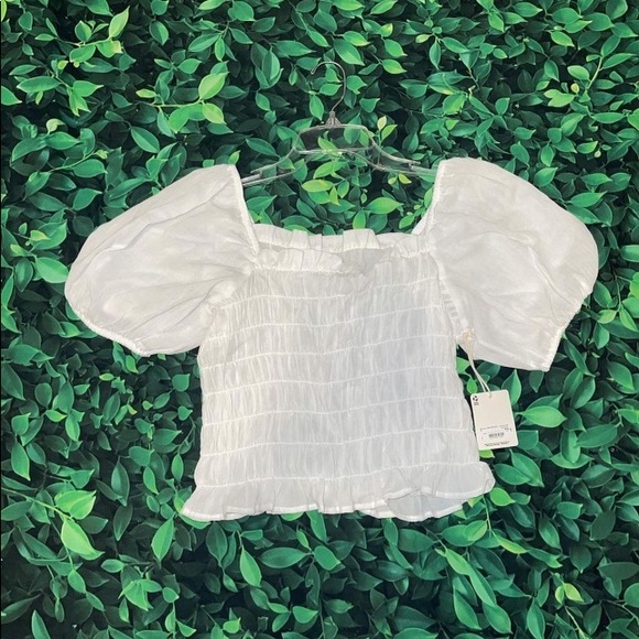 White Ruffle Crop - Picture 1 of 3